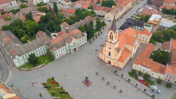 Katedrala Svetog Ivana Nepomuka iz vazduha